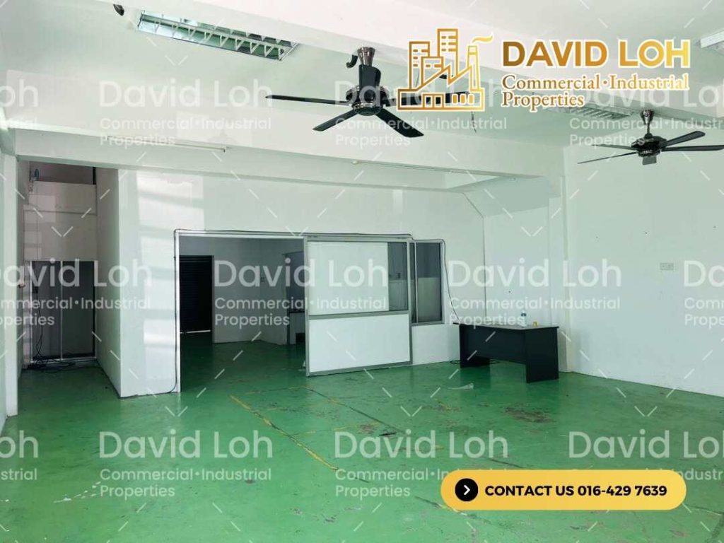 Batu Maung 1.5 Storey Semi-Detached Light Industrial Factory interior